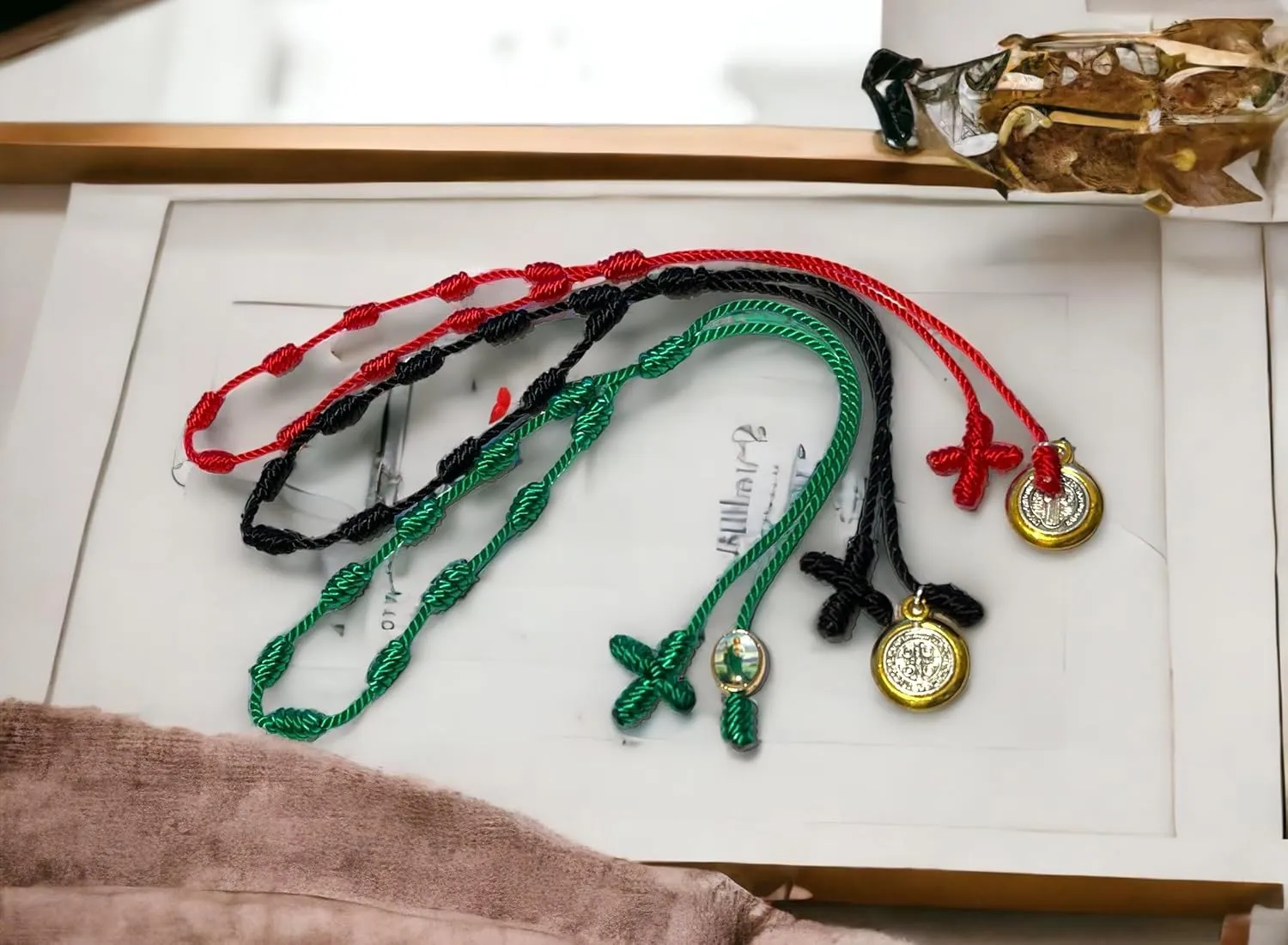 20 Handmade rope bracelets (red/black/green), first communion gifts, baptism gifts, Catholic reminders, Catholic decenary (St Benedict/St. Jude), friendship bracelet. (St Jude (green))