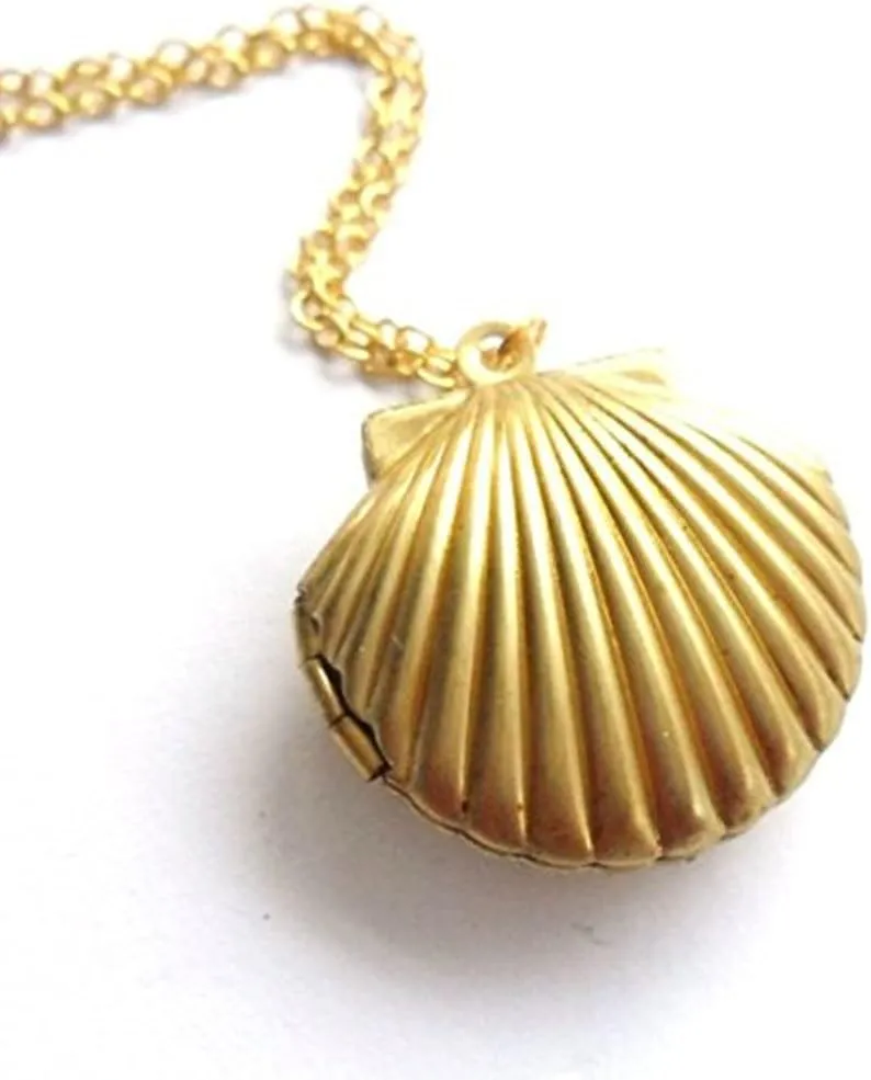 AHIER Sea Shell Locket, Mermaid Valentine Necklace, Beach Locket, Gold Tone Brass, Little Shell Locket, Nautical Jewelry (Gold)