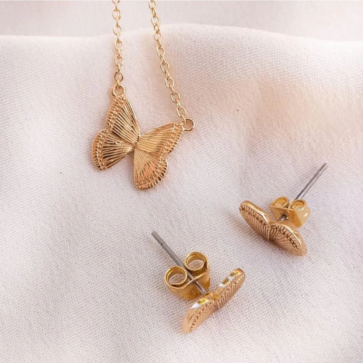 Butterfly Wings Stud Earrings for Women , 14K Gold Plated Butterfly Earrings Minimalist Lightweight Butterfly Cartilage Earrings Silver Rose Gold Tiny Butterfly Wings Earrings Dainty Hypoallergenic Ear Jewelry