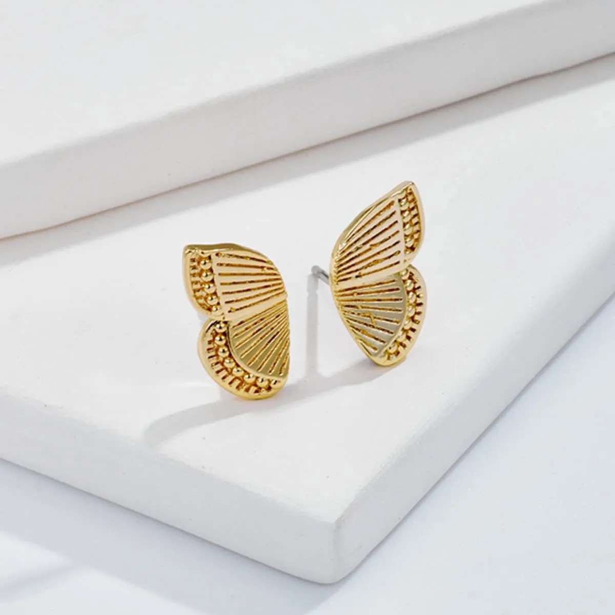 Butterfly Wings Stud Earrings for Women , 14K Gold Plated Butterfly Earrings Minimalist Lightweight Butterfly Cartilage Earrings Silver Rose Gold Tiny Butterfly Wings Earrings Dainty Hypoallergenic Ear Jewelry