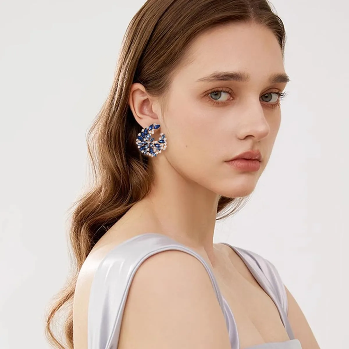 Crystal Flower Floral Stud Earrings for Women 14k Gold Plated Fashion Rhinestone CZ Cluster Floral Bridal Earrings for Wedding Bride Bridesmaids Party Prom
