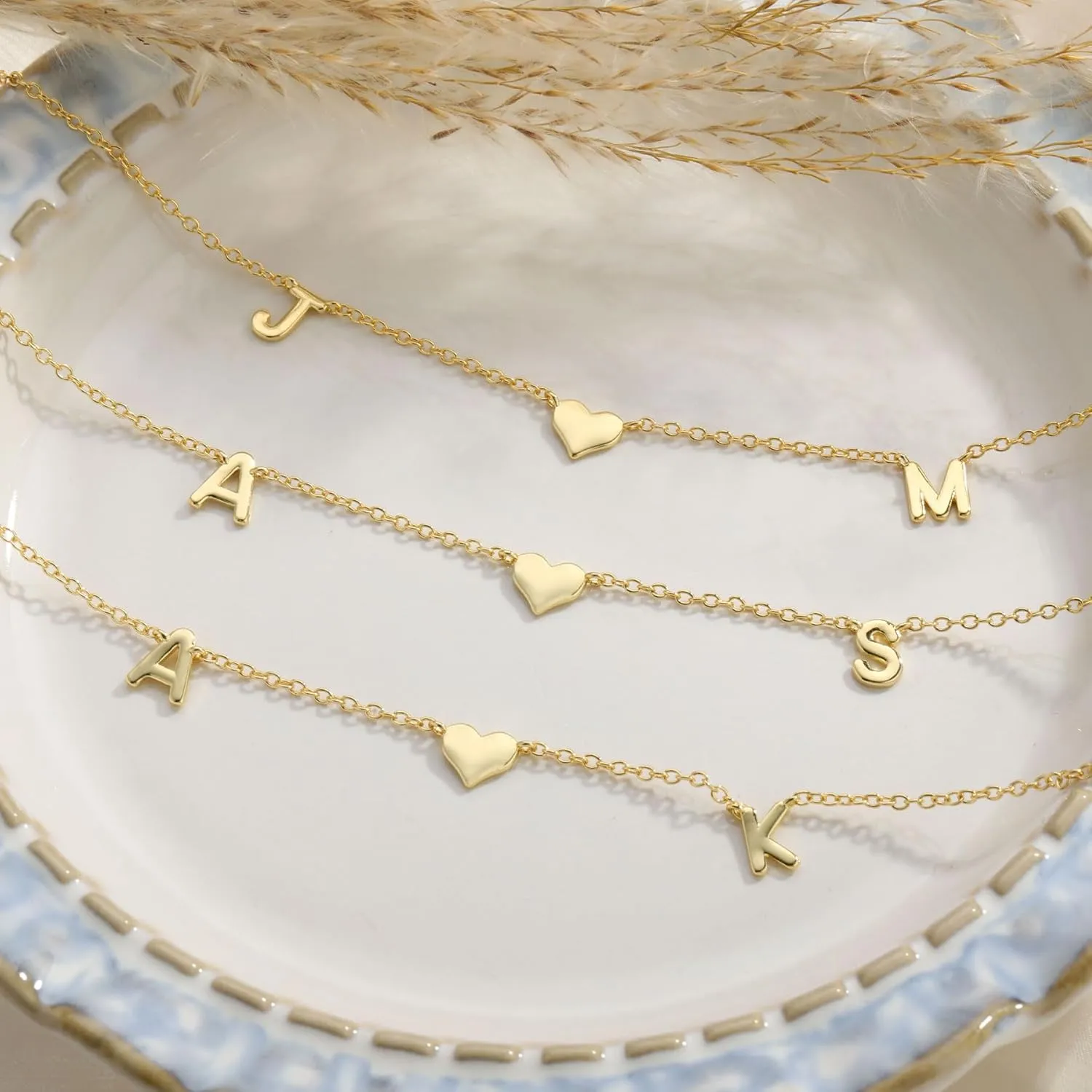 Gold Heart Initial Necklaces for Women 14K Gold Plated Dainty Heart A-Z Letter Pendant Necklace Cute Personalized Initial Letter Name Necklace Gold Jewelry Birthday Gifts for Women