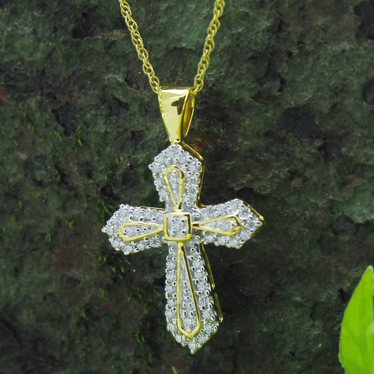 SAVEARTH DIAMONDS 1/4 Cttw Round Cut Lab Created Moissanite Diamond Cross Pendant Necklace In 14K Gold Over Sterling Silver Jewelry For Women With 18" Chain (VVS1 Clarity, 0.25 Cttw)