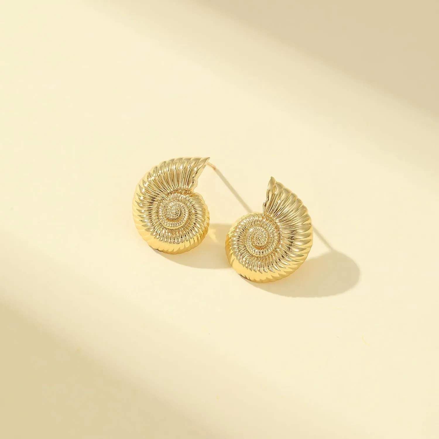 Shell Seashell Earrings for Women,Gold Beach Conch Shell Stud Earrings Gifts for Women